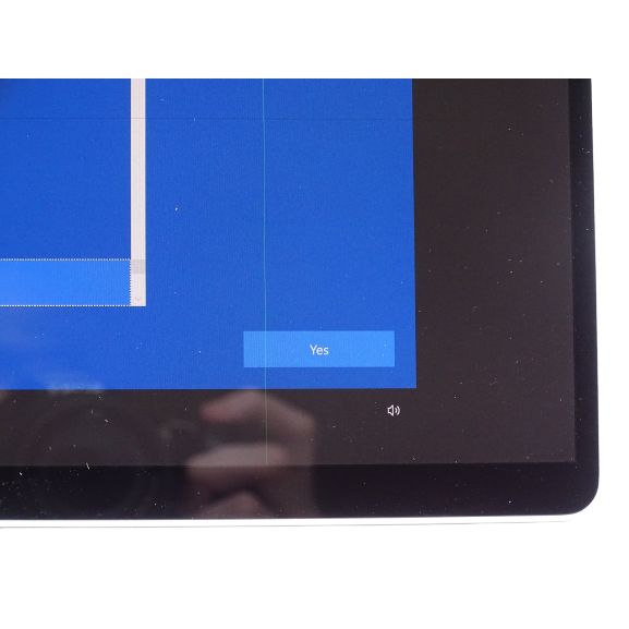 Microsoft Surface Pro 8 Intel Core i5, 8GB RAM. 128GB SSD, 13", Platinum - Line on LCD