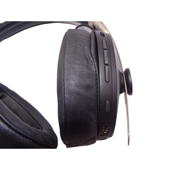 Sennheiser Momentum M3 Wireless Noise Cancelling Headphones - Pristine