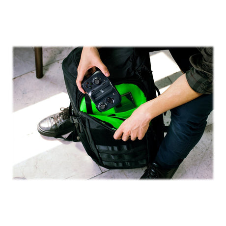 Razer Kishi for Android (Xbox) Universal Mobile Gaming Controller USB-C, Black