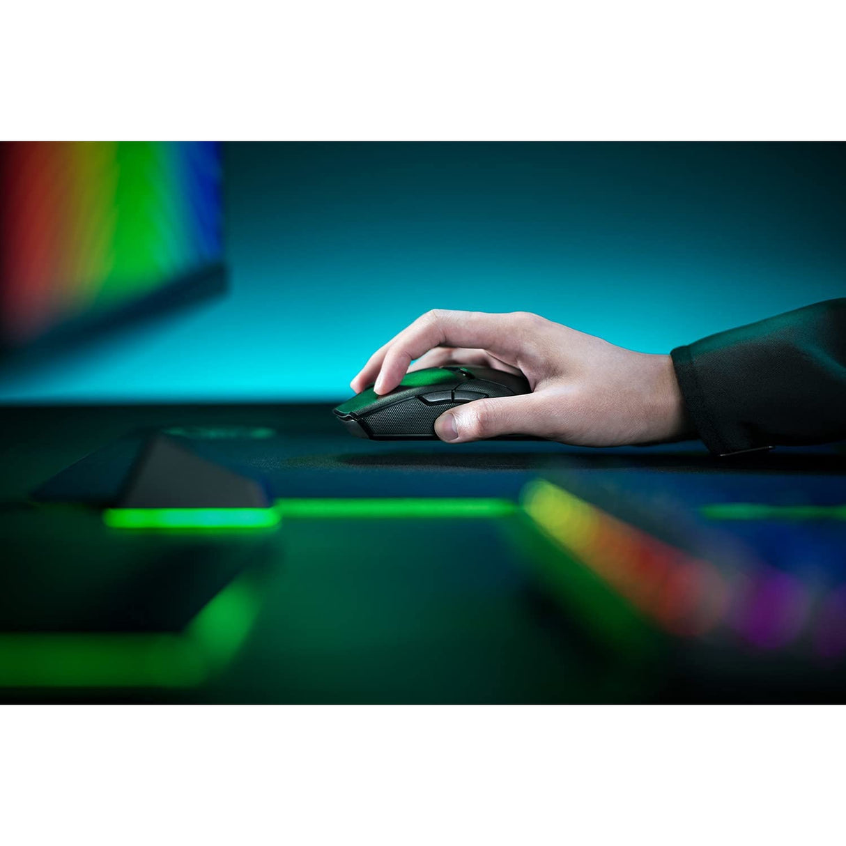 Razer Viper Ultimate - Wireless Gaming Mouse with Charging Dock