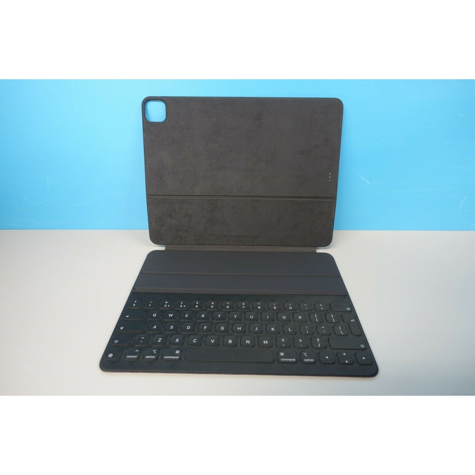 Smart Keyboard Folio for iPad Pro 12.9‑inch (4th generation) - British English