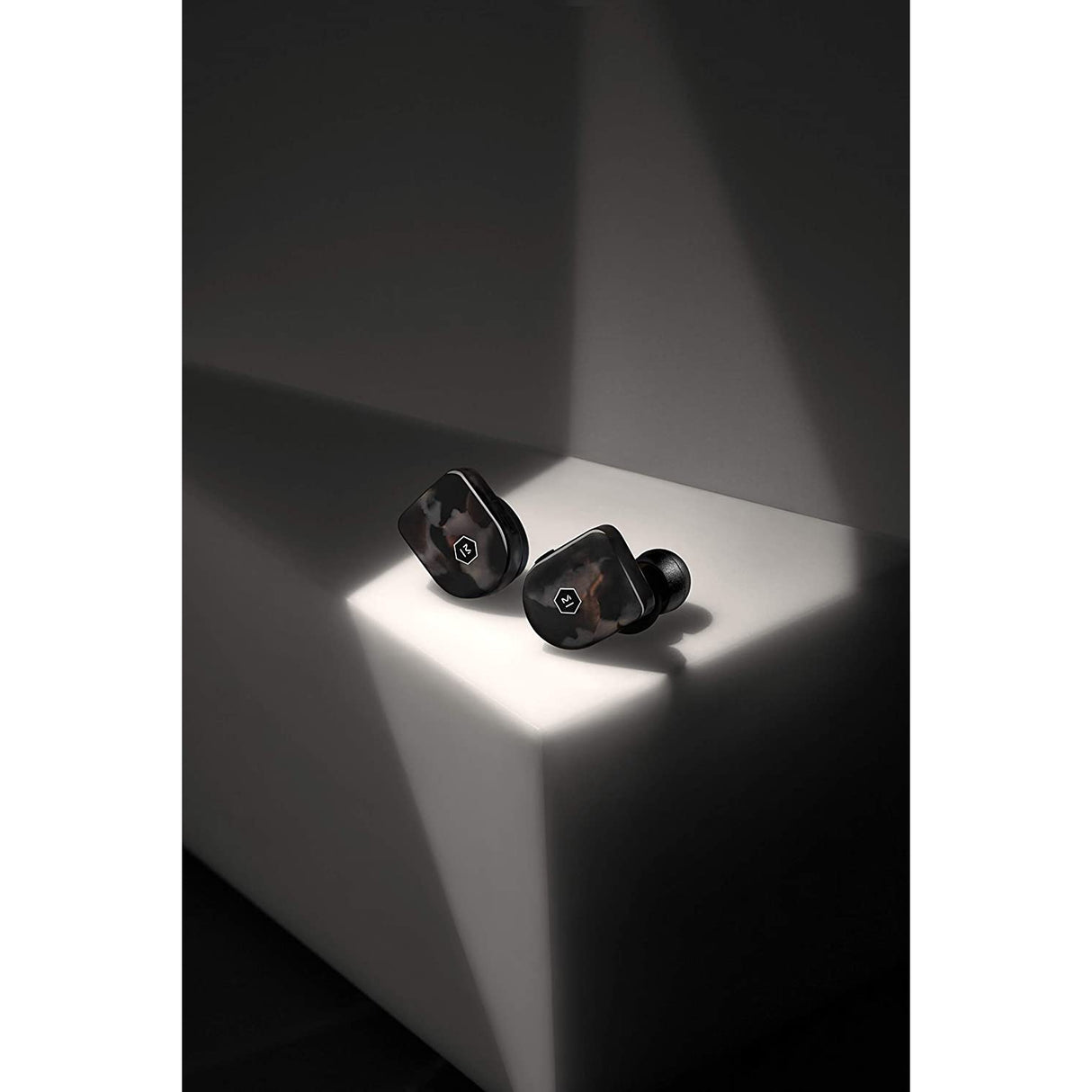 Master and Dynamic MW07 Premium True Wireless Earbuds with Charging Case