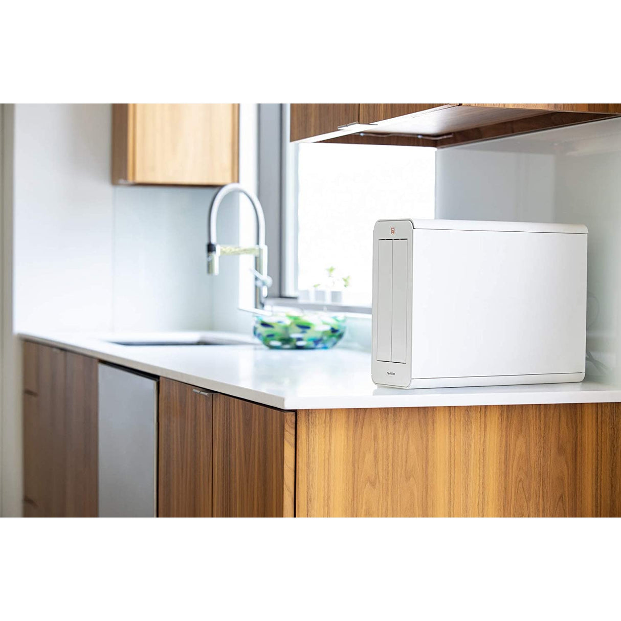 TechDen The Den, Smart Phone and Tablet Charging & Storage Device - White