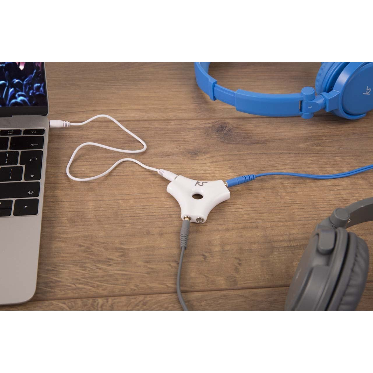 KitSound Five Up Audio 3.5 mm Jack Splitter for 5 Audio Outputs, Multiple Headphone Splitter / Adaptor, White
