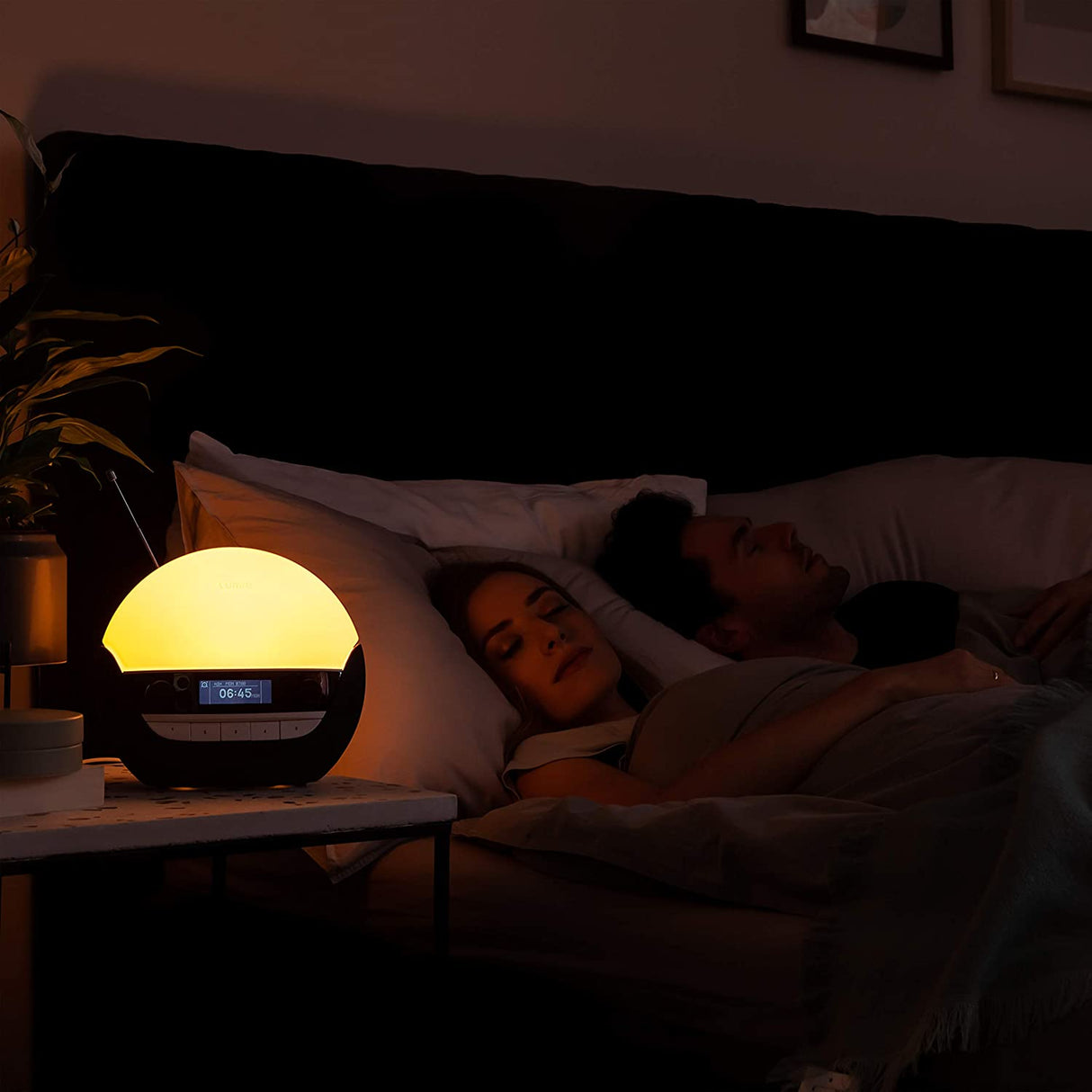 Lumie Bodyclock Luxe 750DAB - Wake-up Light with DAB Radio, Bluetooth Speakers - Black