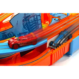Hot Wheels Deluxe Track Pack – Slot Track Carrying Case – Includes Two 1:64 Cars with 9.1 Feet of Track