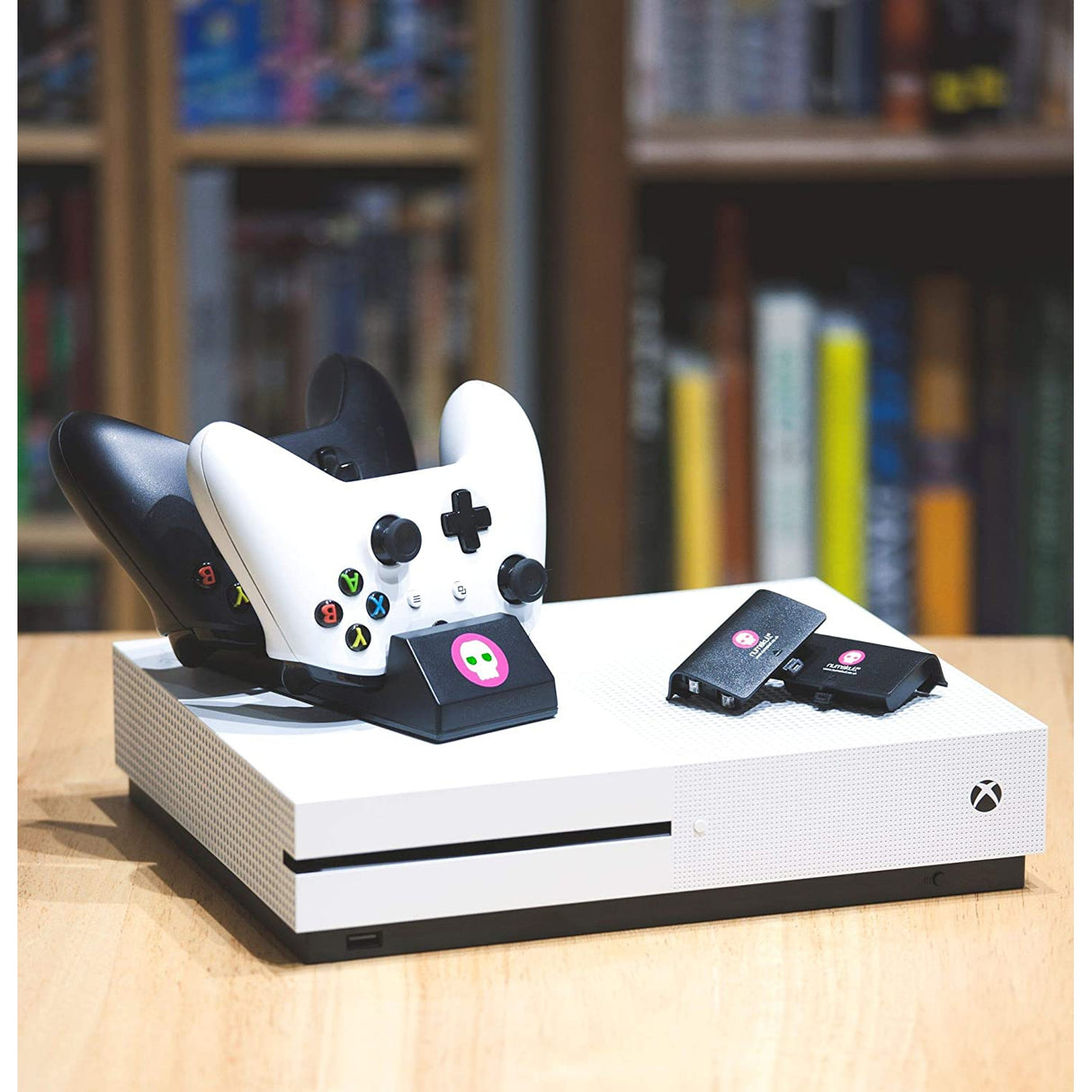 Numskull Xbox One Twin Controller Fast Charge Docking Station With x2 Battery Packs